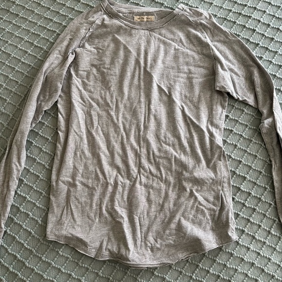 We The Free Tops - Gray Long Sleeve Shirt